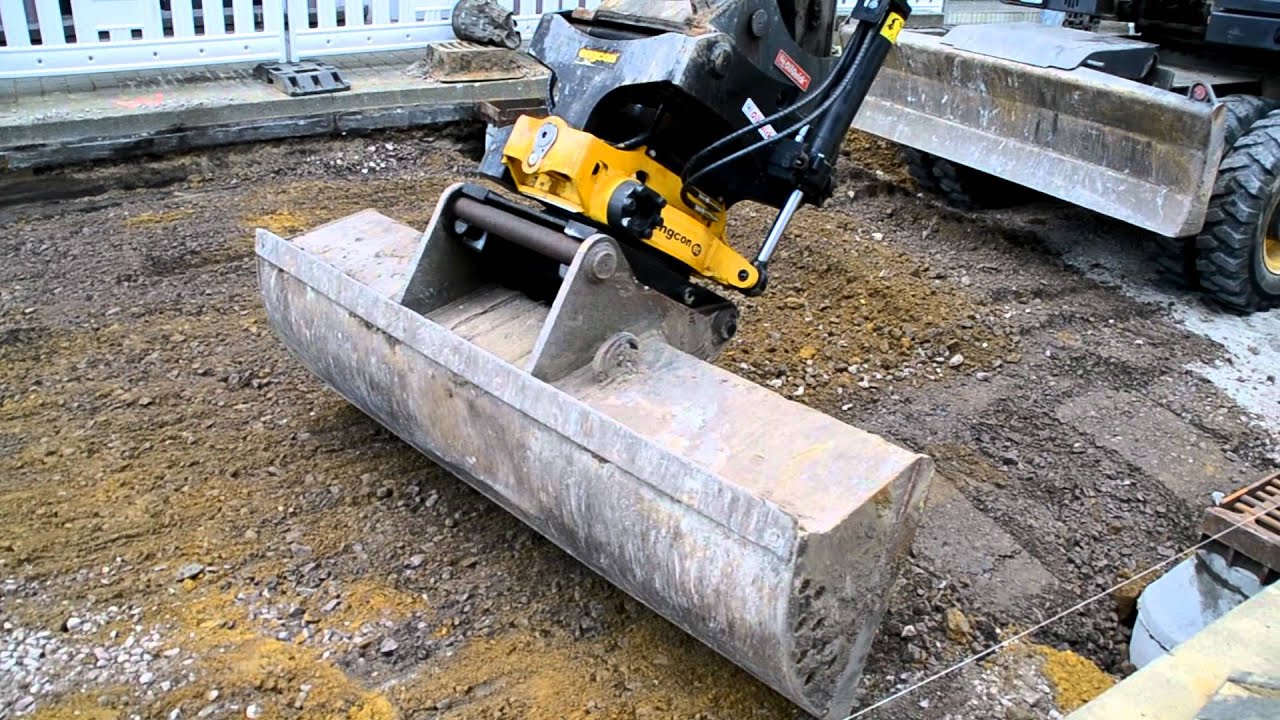 Volvo EW 160 C mit Engcon Tiltrotator