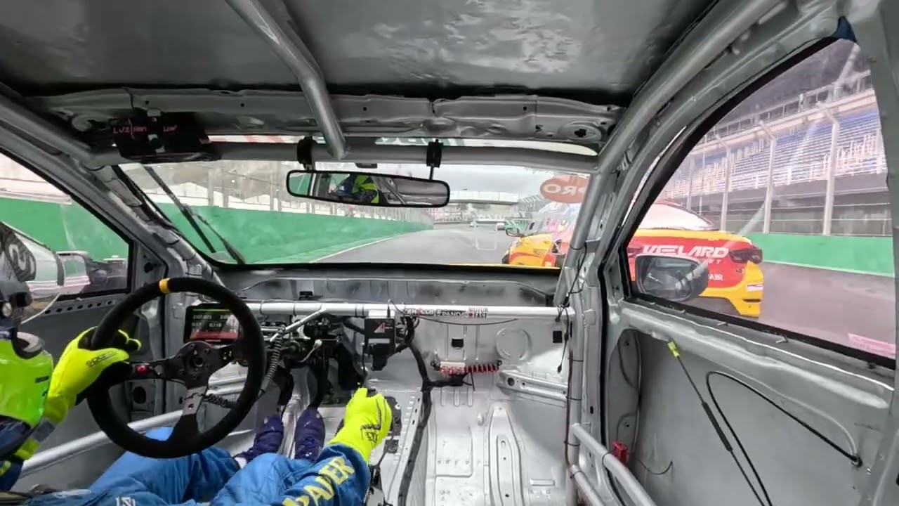 Corrida meia boca em Interlagos largando em P4 e chegando em P5 de 47 carros na Turismo 1.4 Paulista