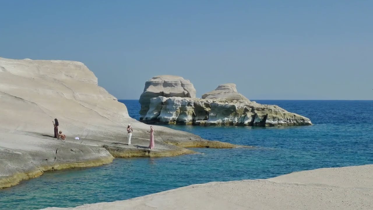 Milos Sarakiniko