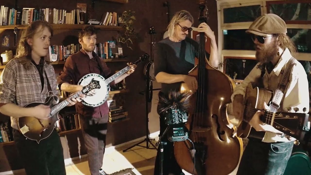 Way up North - Doin' Fine (live)