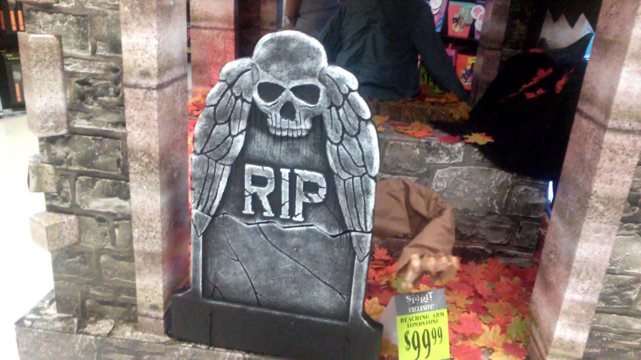 Spirit Halloween 2016