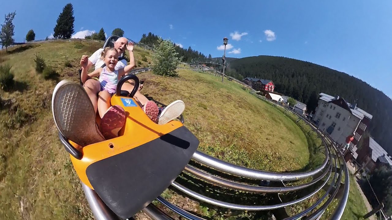 Bobov&aacute; dr&aacute;ha Relax park Pec pod Sněžkou. S Madlenkou na pln&yacute; plyn.