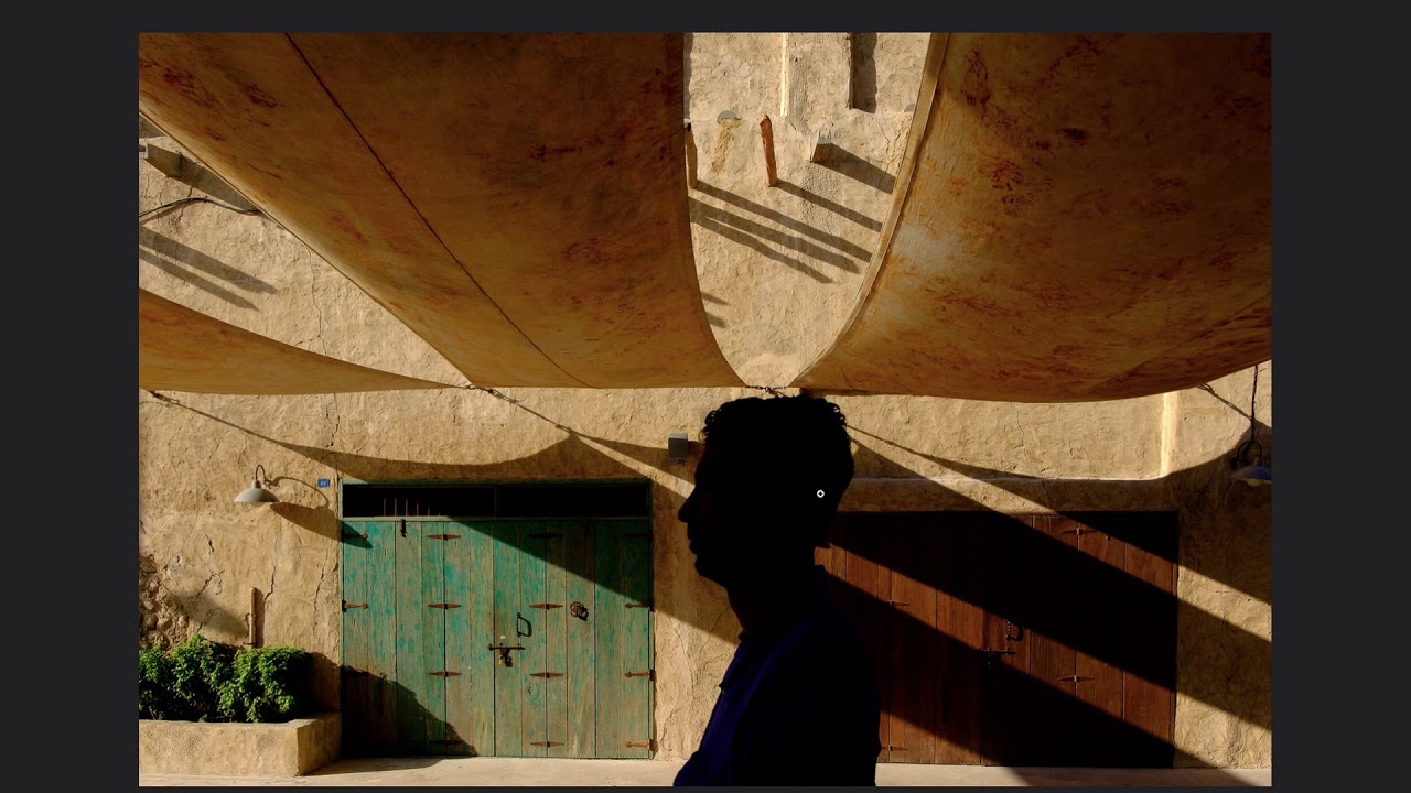 Street Photography: Dynamic Silhouettes