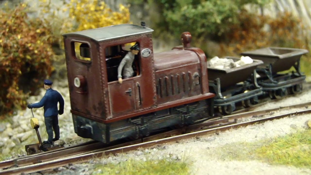 Der Weichensteller - Modifizierte Preiser-Figur bedient H0e-Weiche bei Feldbahn