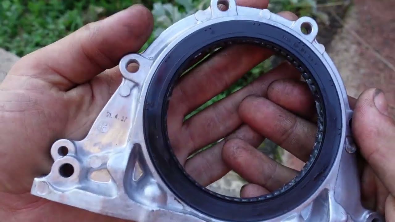 How to Fix a Leaking Rear Main Seal - RD28 Patrol
