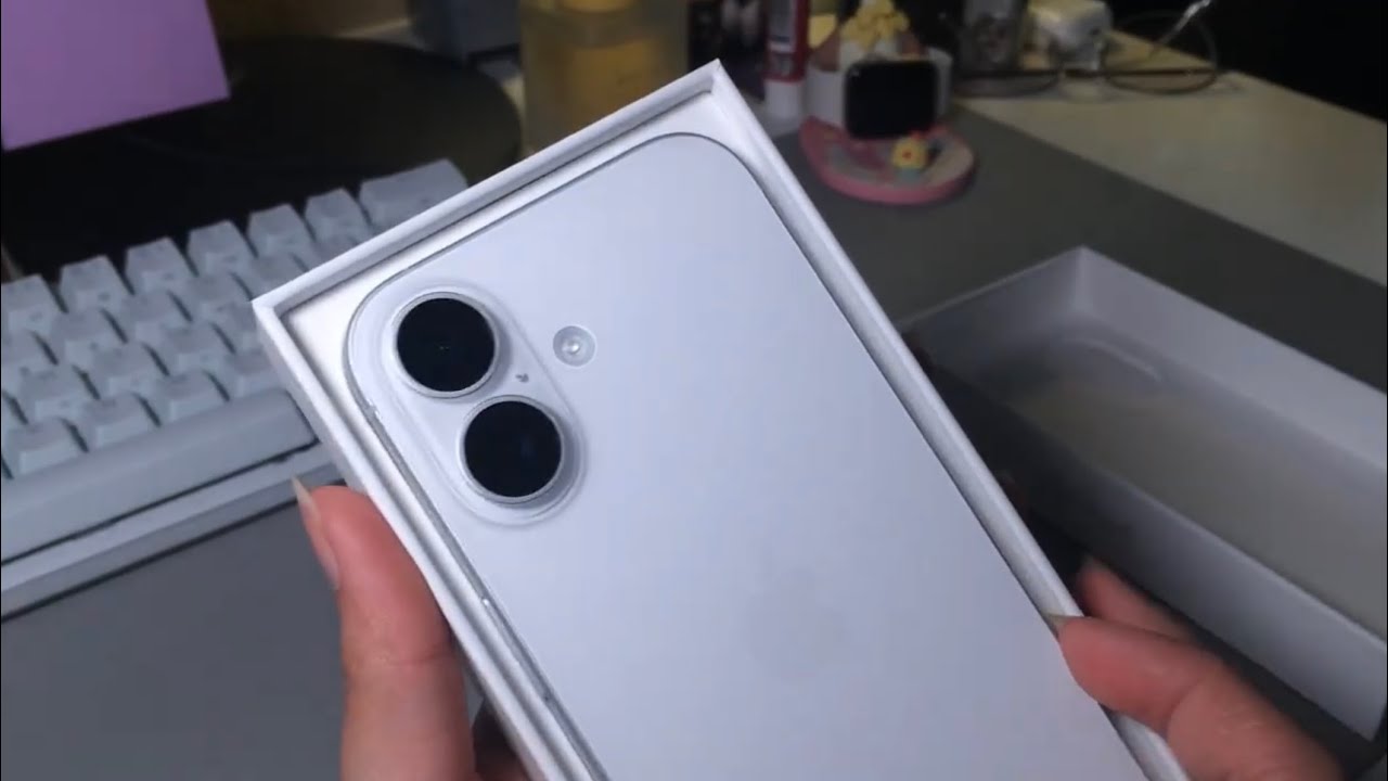 Iphone 17 unboxing [white 256gb] 🤍