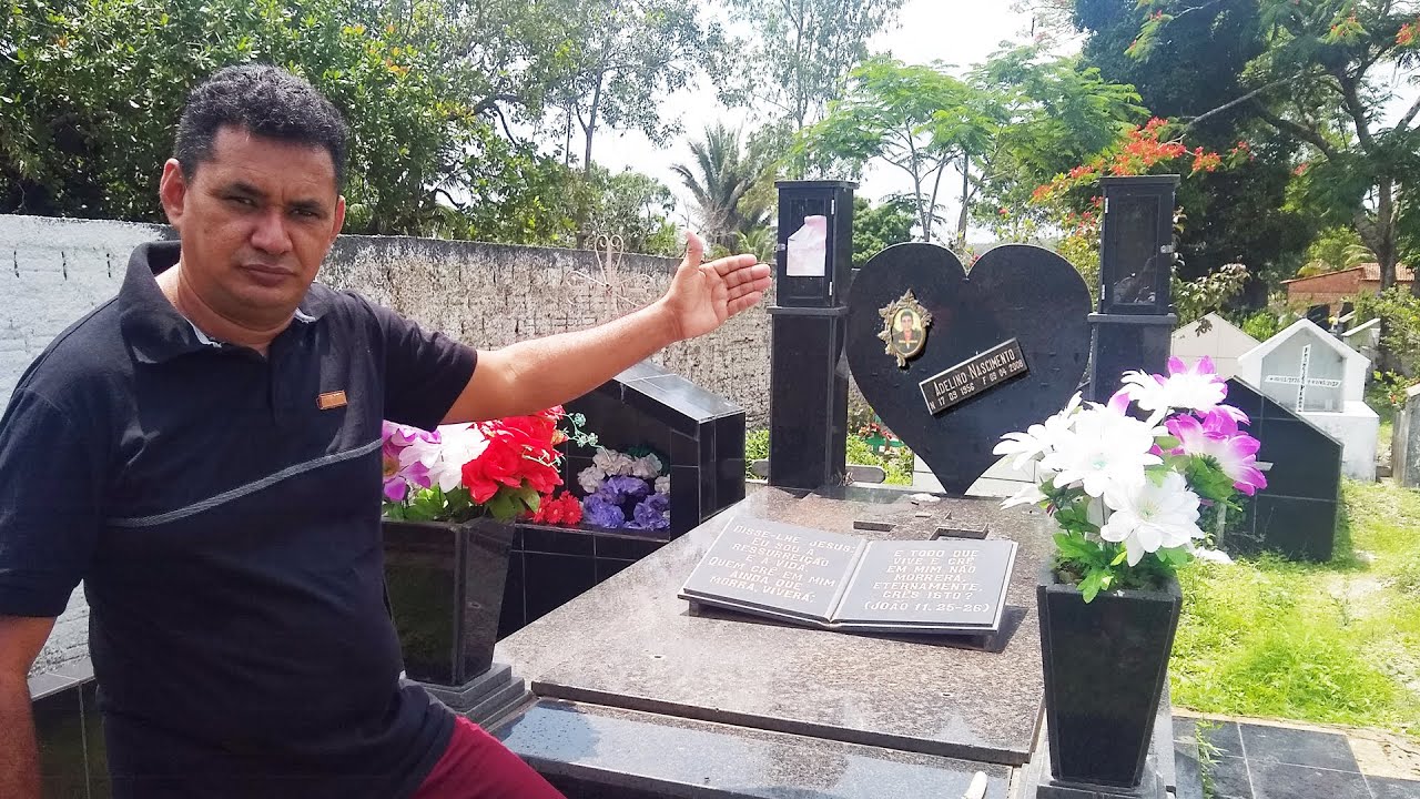 VISITA AO TÚMULO DE ADELINO NASCIMENTO - O Cantor Apaixonado Do Povão