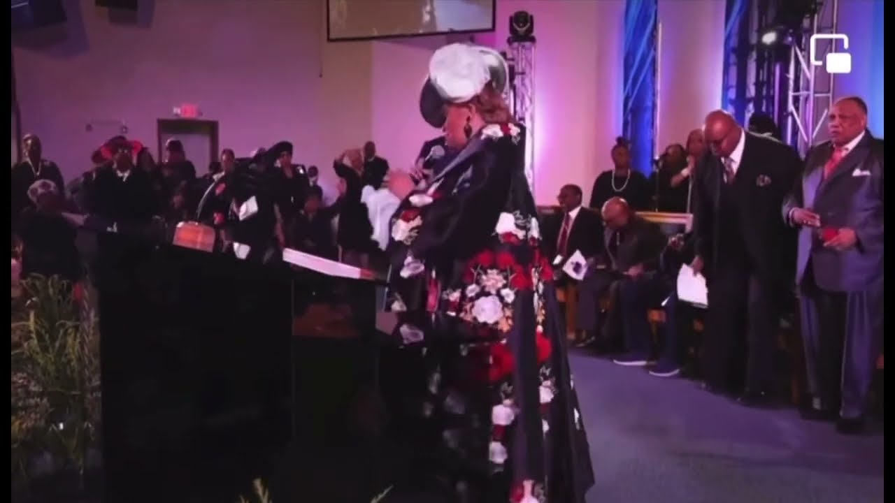 Dr. Karen Clark Sheard couldn’t contain her Praise when she saw her husband