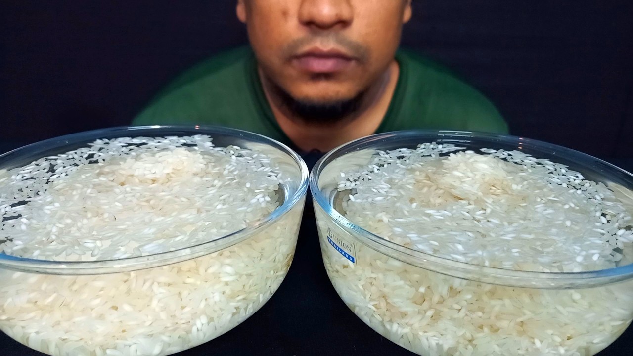EATING HARD RAW RICE WITH WATER MUKBANG | CHAWAL | RAW RICE EATING | RAW RICE ASMR
