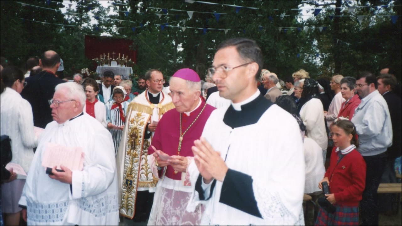 Tenir le Pape et la Messe traditionnelle - Mgr Marcel Lefebvre [Conférence]