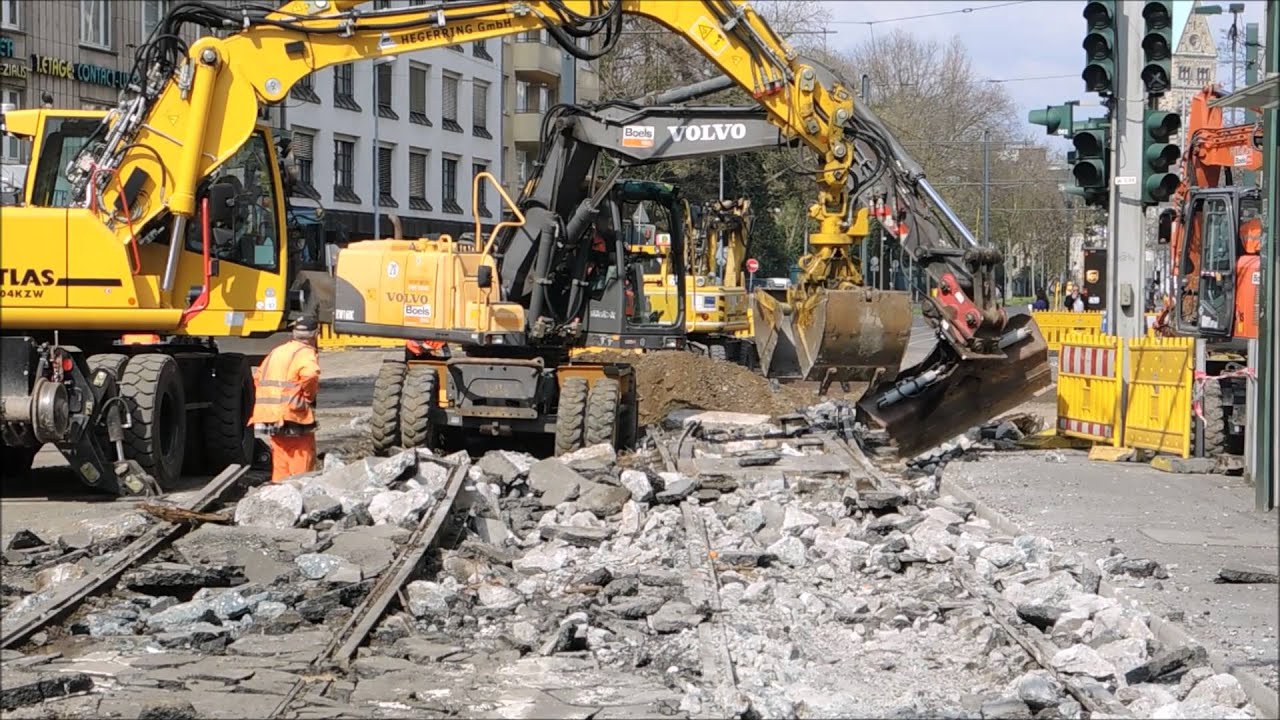 Bagger und Schienen Abriss