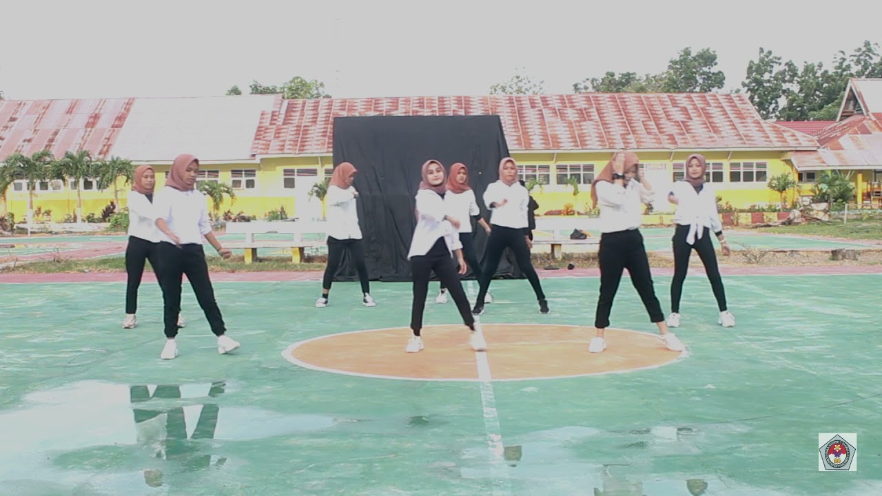 TRADISIONAL, MODERN DANCE - XI IPS 3 / SMANSAMAR