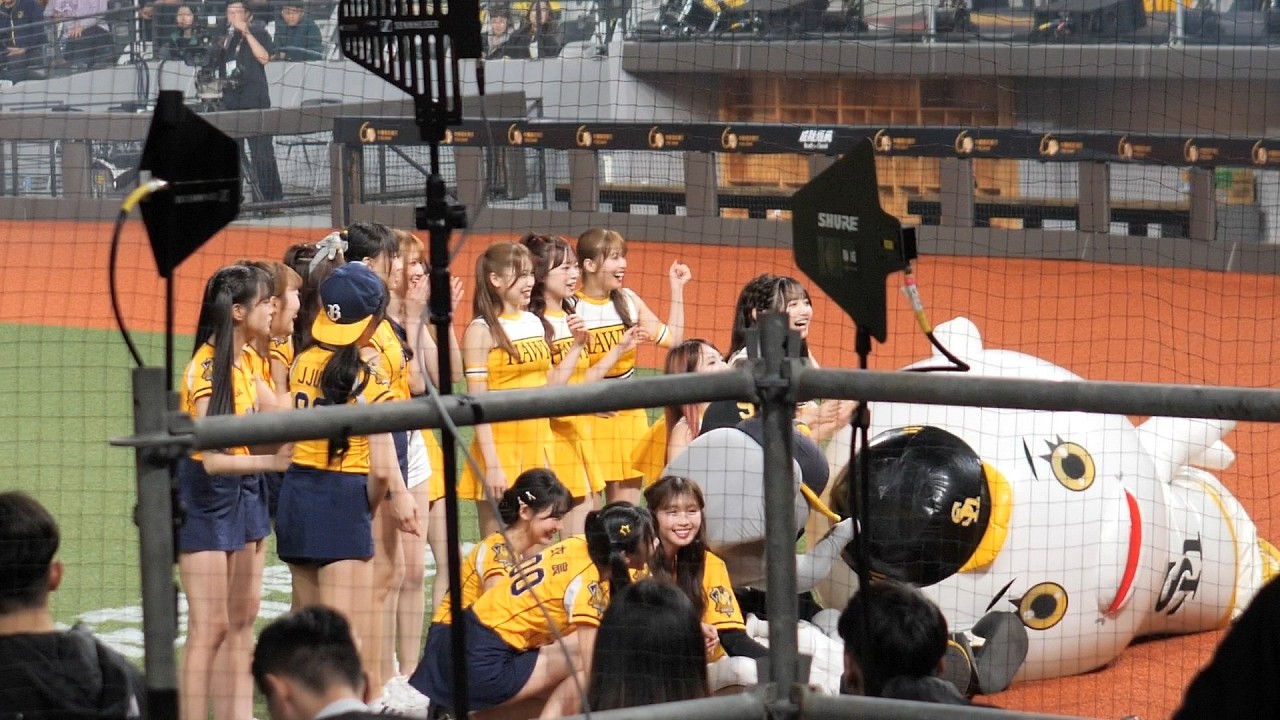 氣球先生+小翔+HARRY HAWK+福岡軟銀鷹啦啦隊Honeys+中信兄弟啦啦隊Passion Sisters賽後交流互動(2026台日棒球國際交流賽-軟銀鷹隊 vs 中信兄弟)