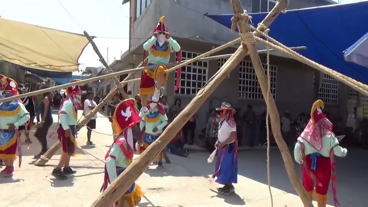 las maromas de Ayutla y la banda hermanoas Mateos de Zitlala