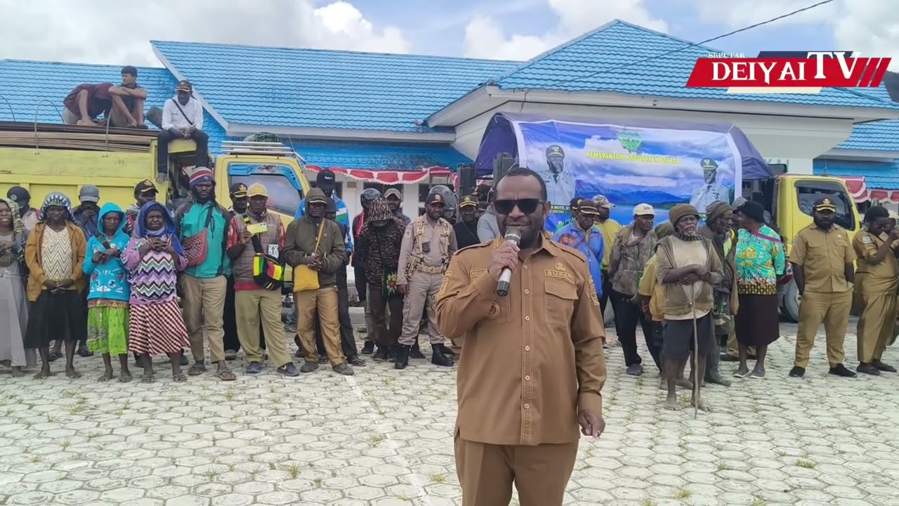 Bupati Deiyai Serahkan Bantuan Bahan Bangunan untuk 67 Kampung | Fokus Janda & Warga Miskin