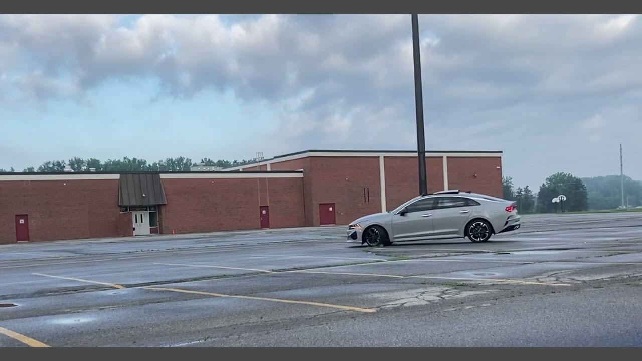 2022 Kia K5 Handling Test and Powerslides