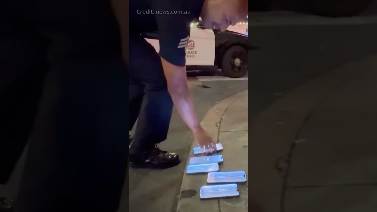 iPhone demo units are made different  #apple