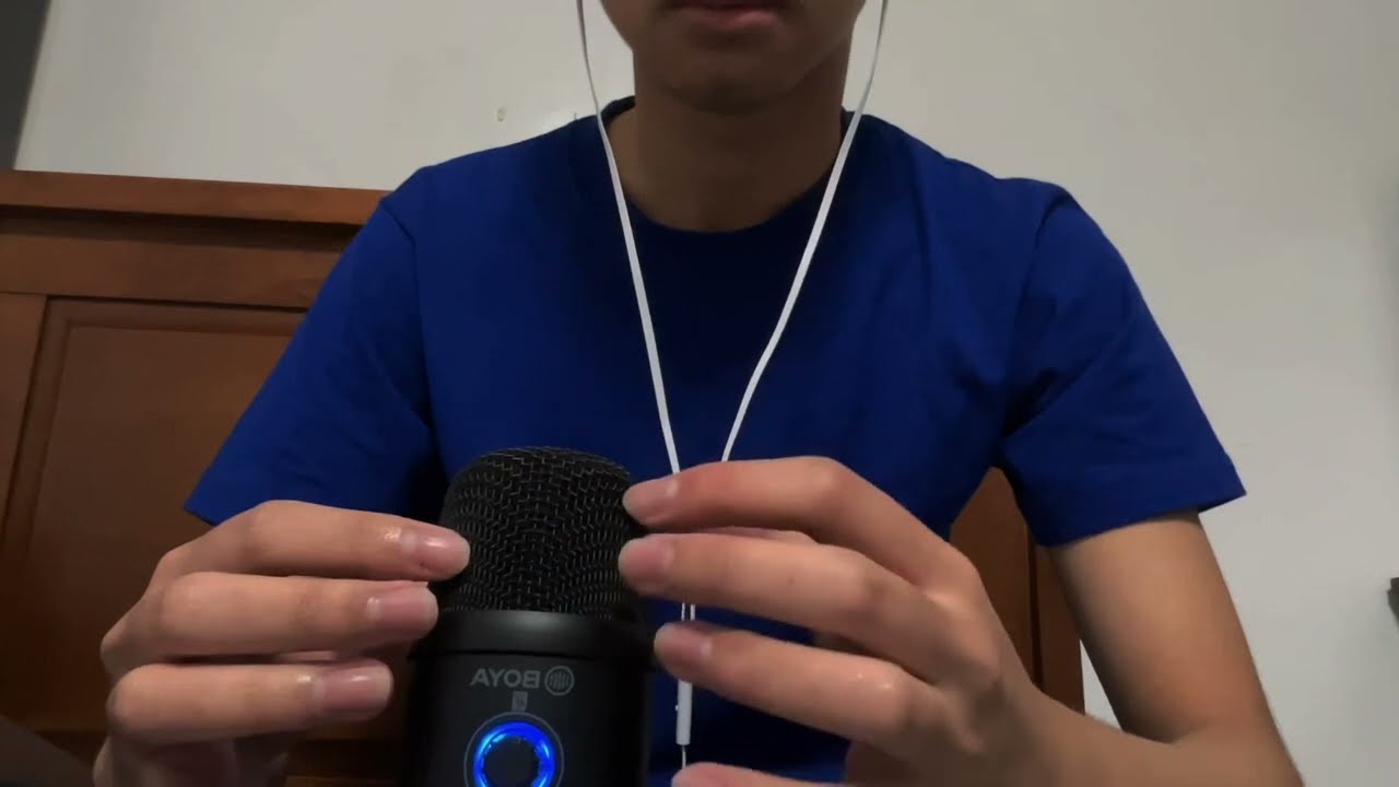ASMR mic scratching/tapping