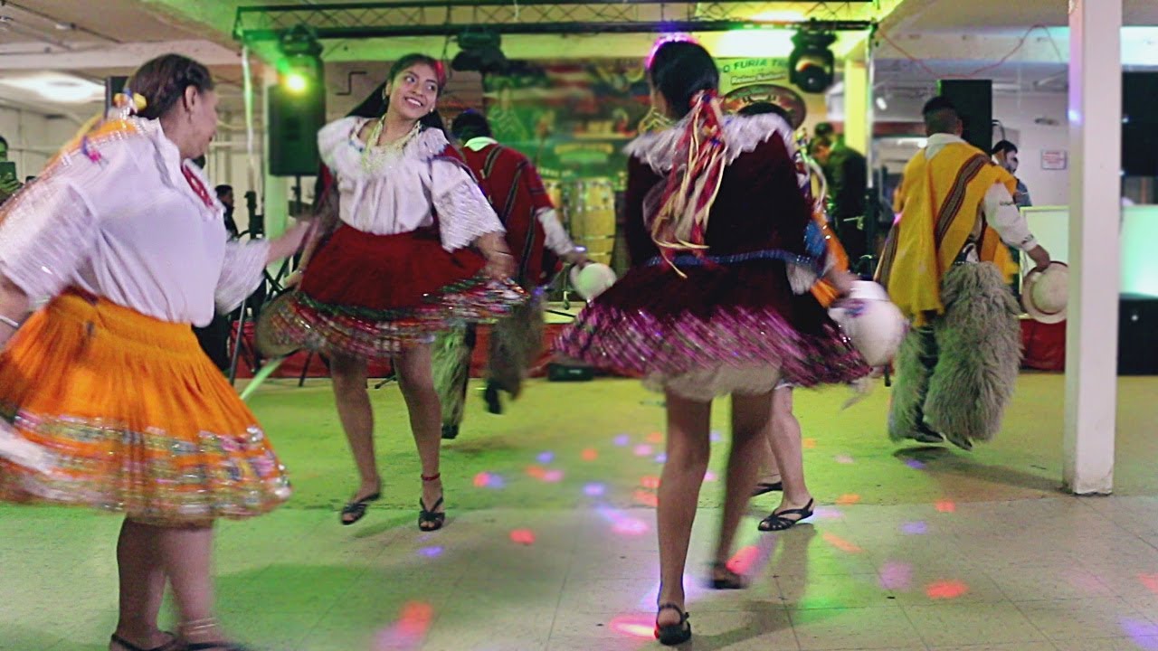 Grupo de danza - Santa Teresita de Ingapirca