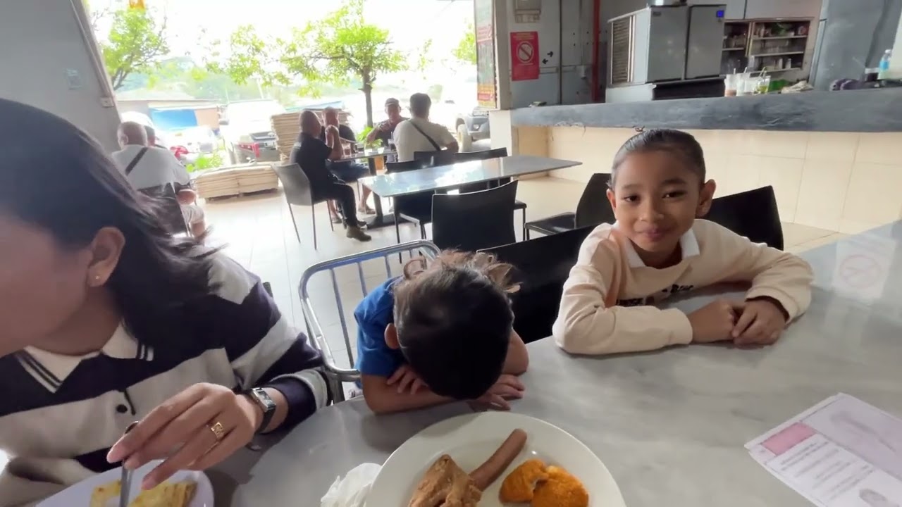PERJALANAN KAMI 4 BERANAK KE MIRI TENGOK VIEW SEPANJANG PERJALANAN TENGOK RUMAH PANJANG