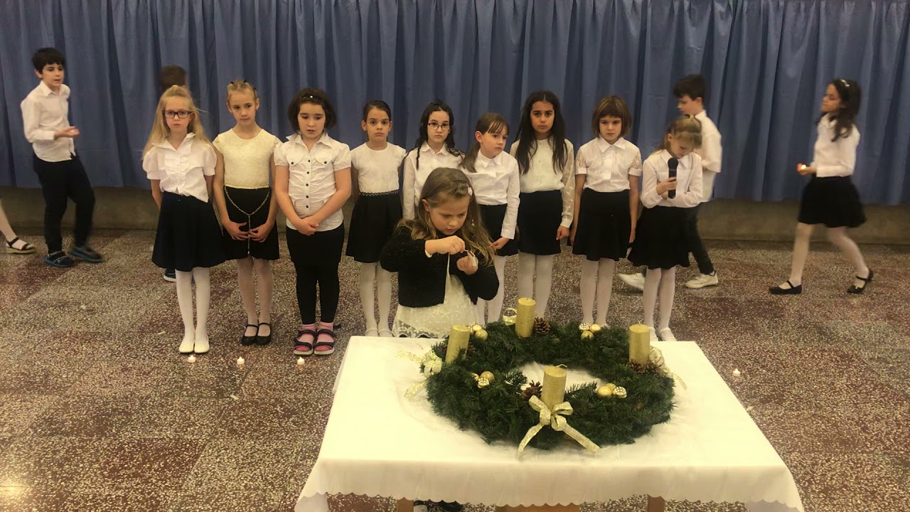 Adventi első gyertyagyújtás, a 2.a osztály műsora