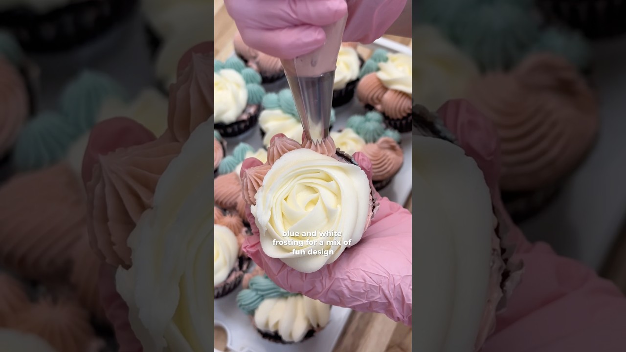 Gender Reveal Cupcakes🐣 I had so much fun making these gender reveal cupcakes!