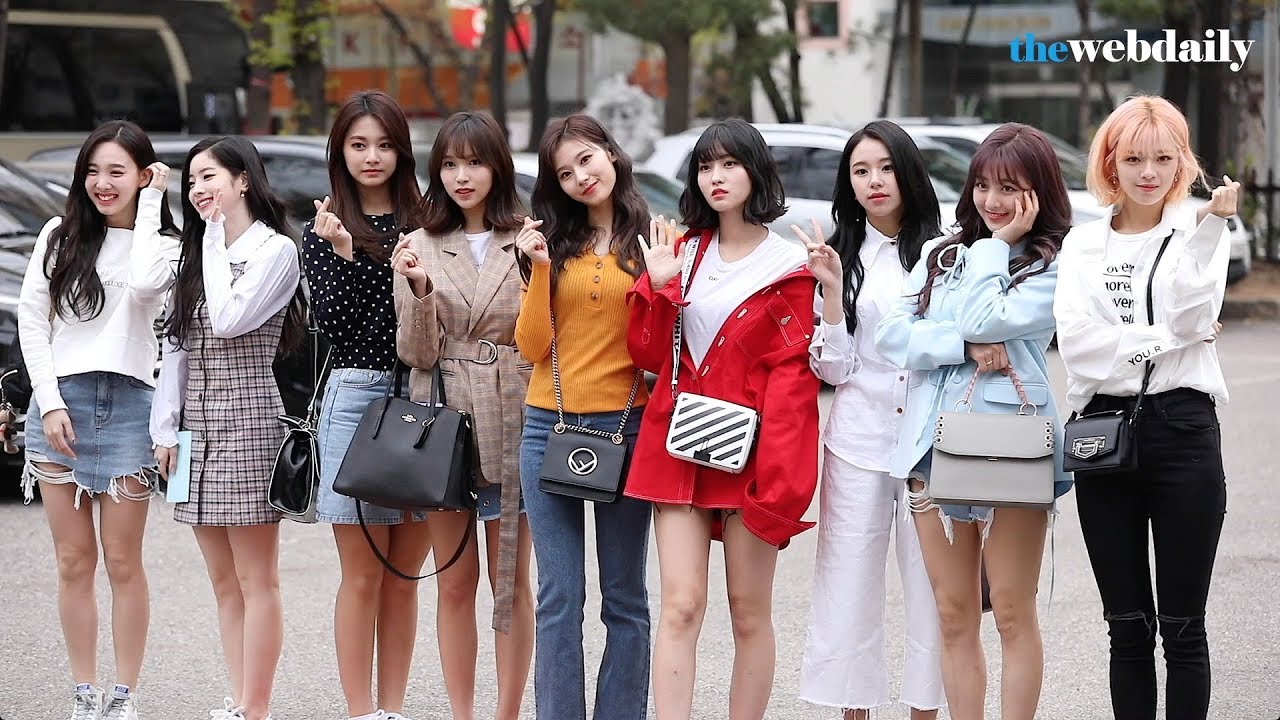 [WD영상] 트와이스(TWICE) 4월 13일 뮤직뱅크 924회 출근길