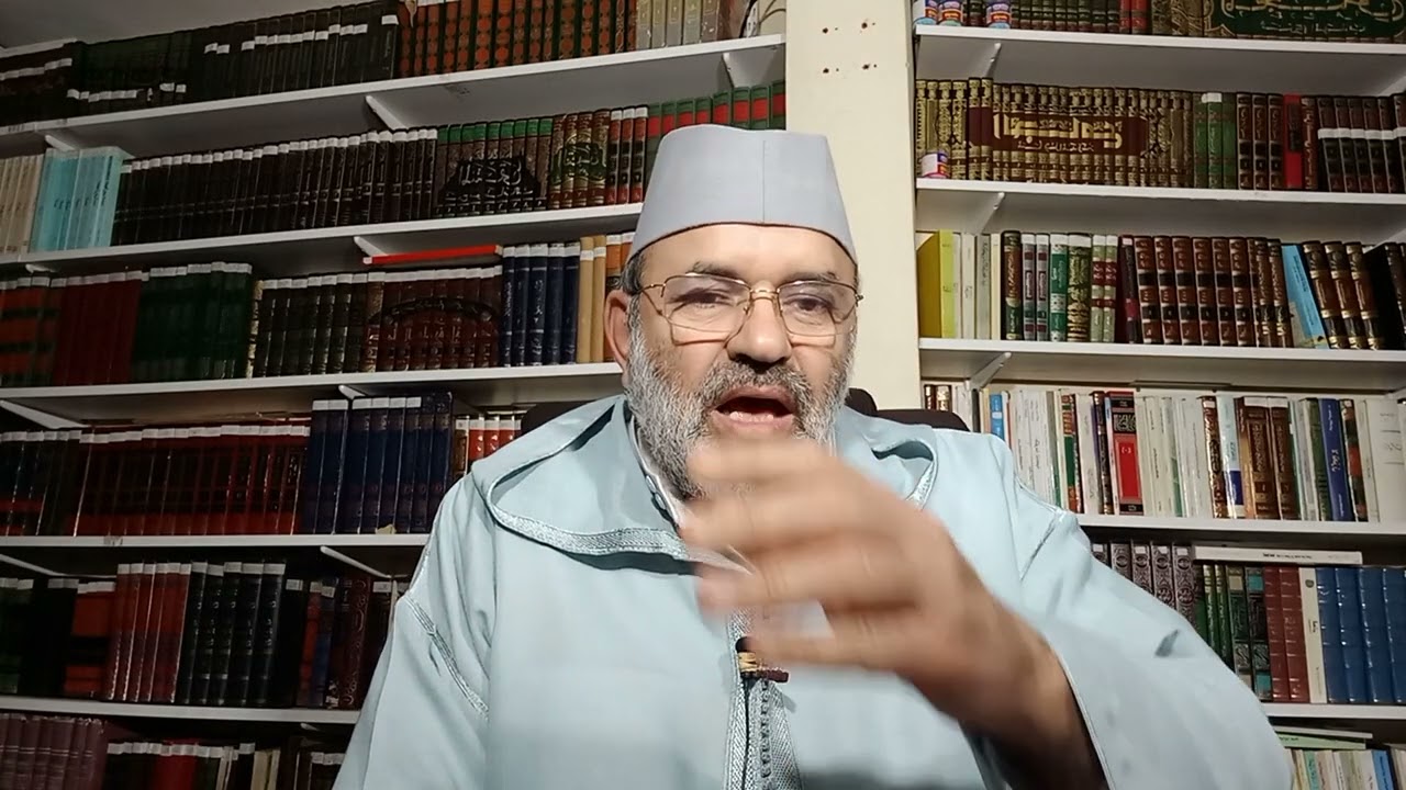 هل يجوز التنفل بعد صلاة الوتر؟ وما معنى الحديث: (اجعلوا آخر صلاتكم بالليل وترا)؟