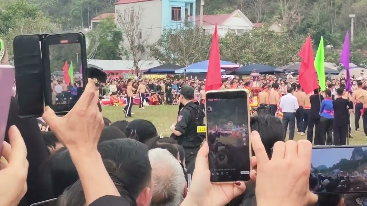 Giờ phút tranh đàu pháo hoa bắt đầu 