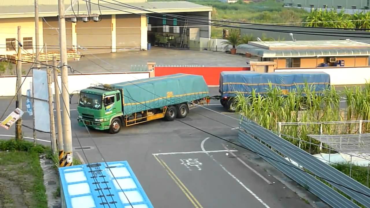 20100828_1. FUSO 350 全托倒車.wmv