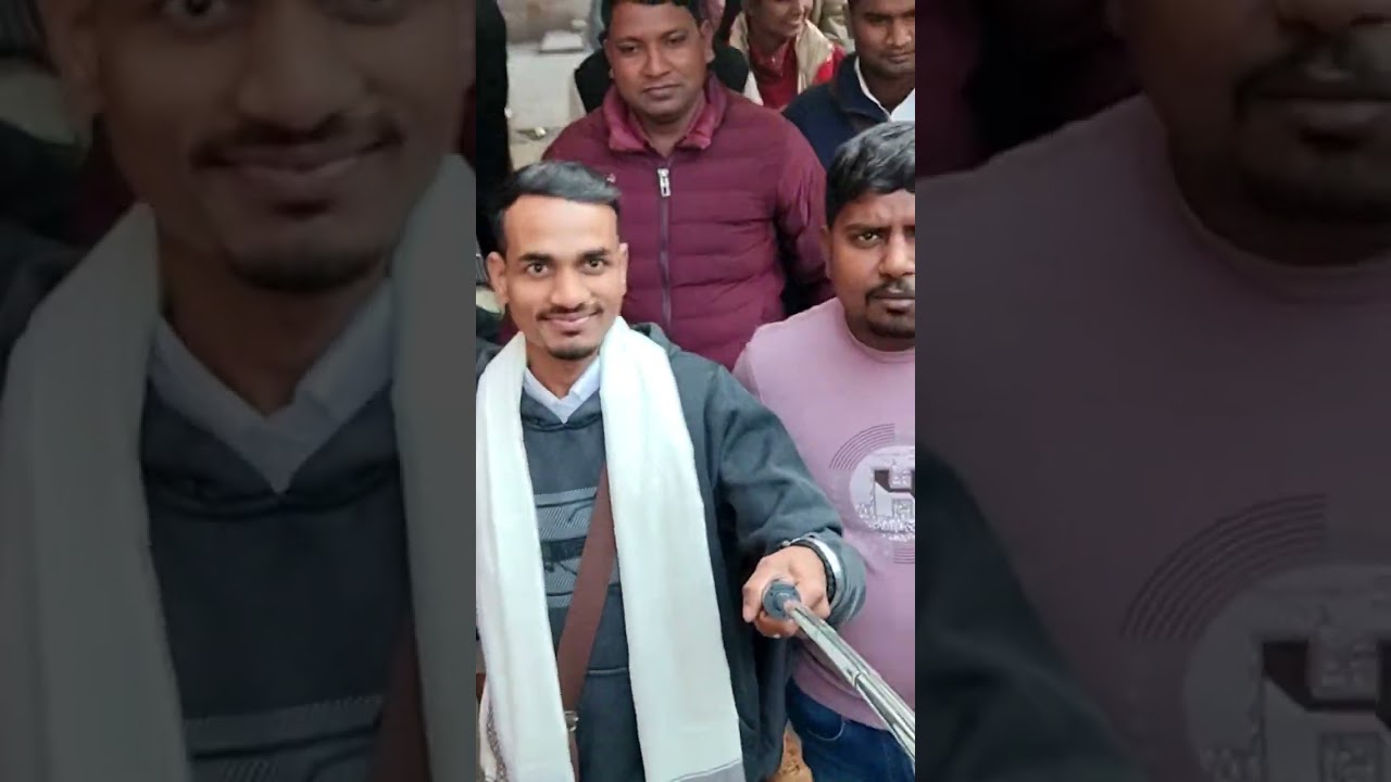 बनारस की गलियों में घूमते हुए 🥰
