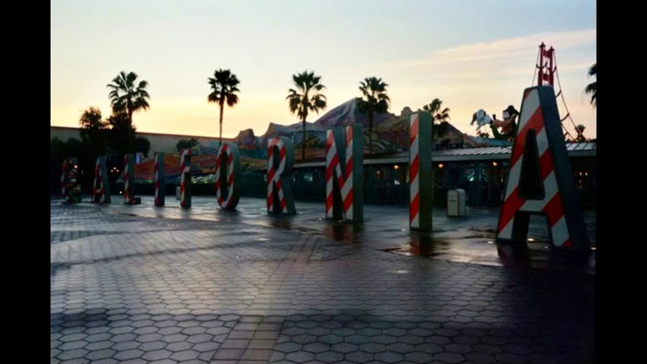 Sunshine Plaza Christmas Area Music (2002-2010)- Disney's California Adventure