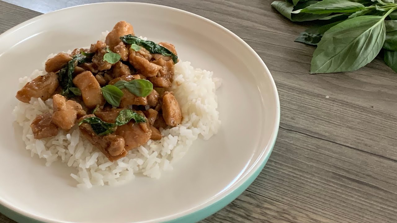 Tha&iuml; basil chicken recipe | How to make tha&iuml; basil chicken | Happy Home Food