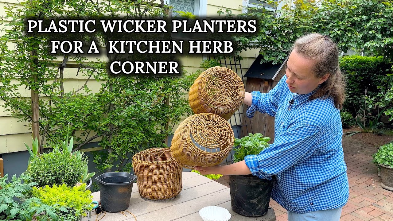GARDEN DIY: Plastic Wicker Rattan Baskets [+fun organizing them]