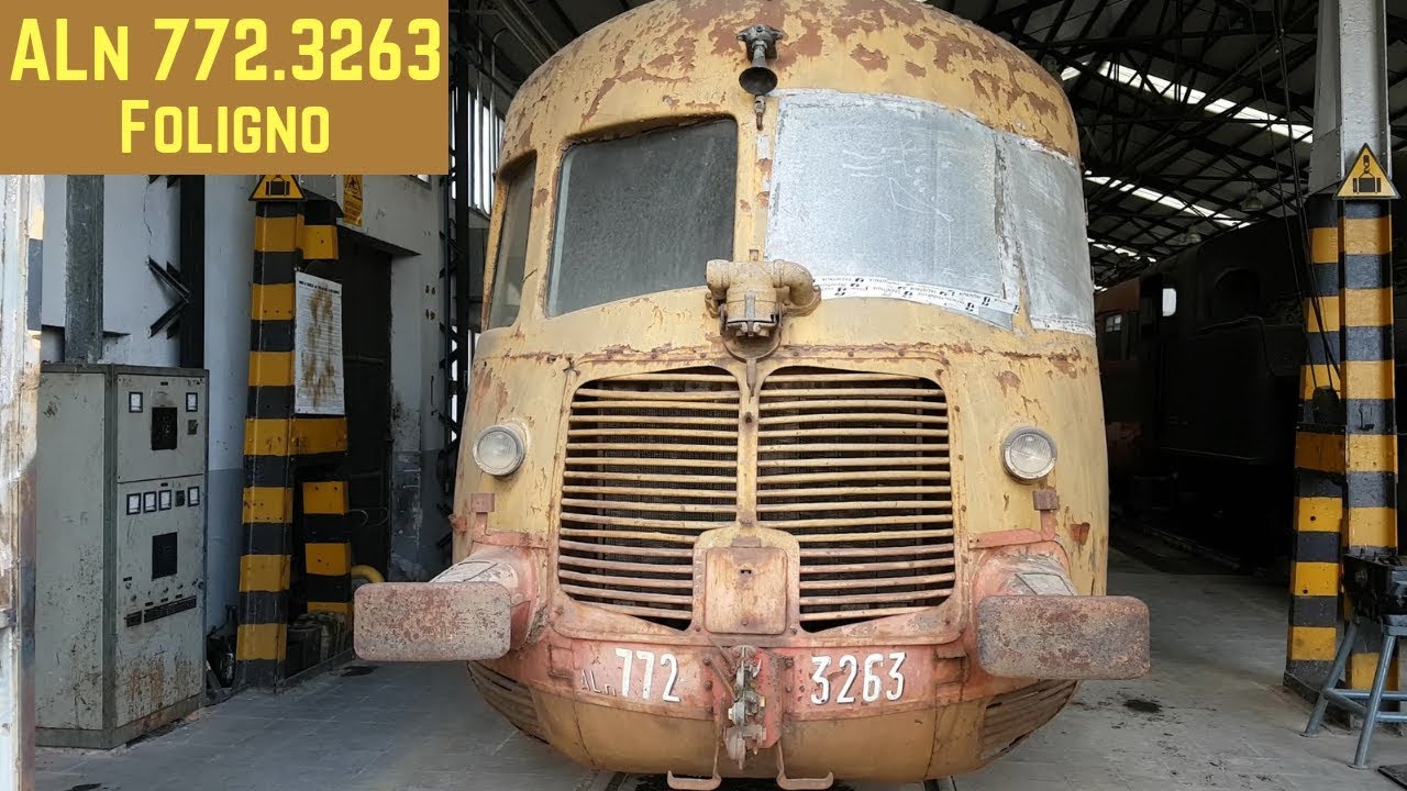 ALn 772.3263 in sosta nell'hub di Fondazione FS a Foligno