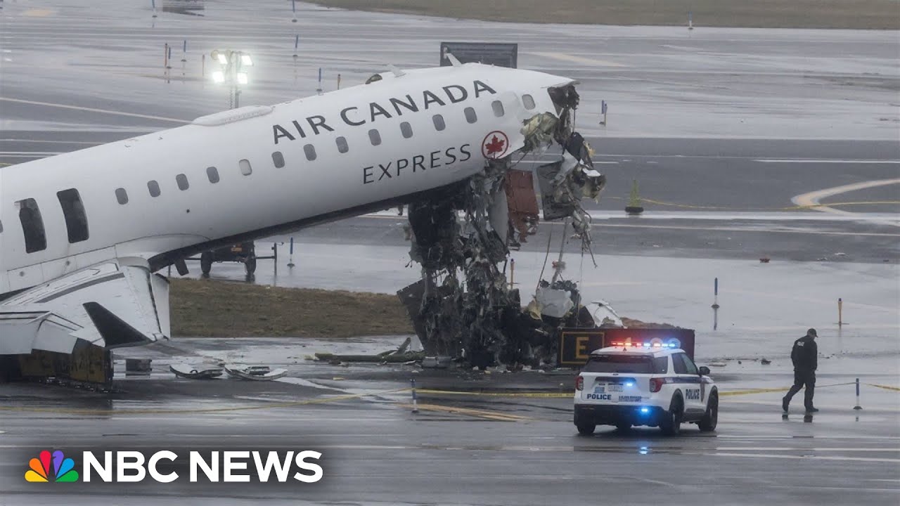 One runway reopens at LaGuardia Airport after fatal collision&nbsp;