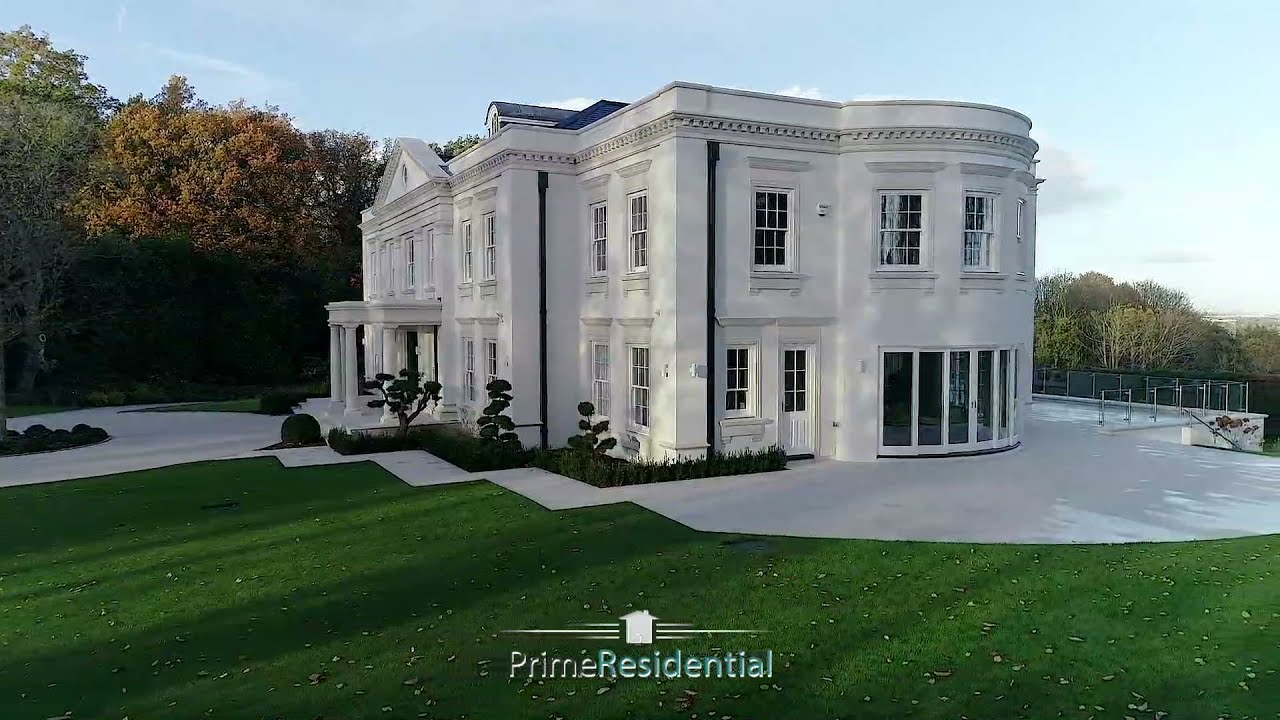 Oaklands, Pipers End, Virginia Water, Surrey, GU25 4AW