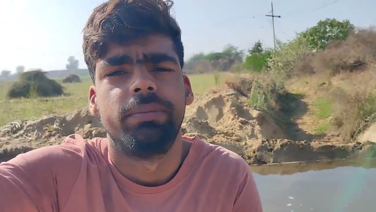 Aaj khet me pani lga rhe h 