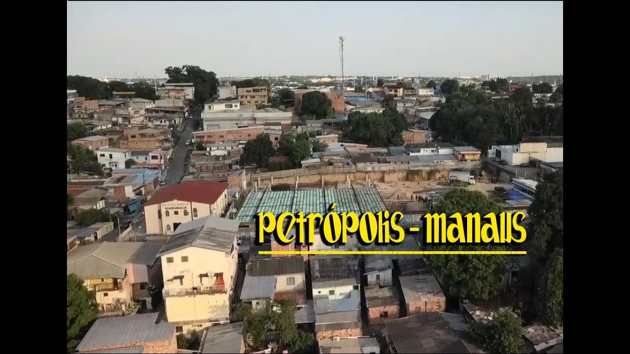 Drone voando sobre o bairro de Petrópolis - Manaus