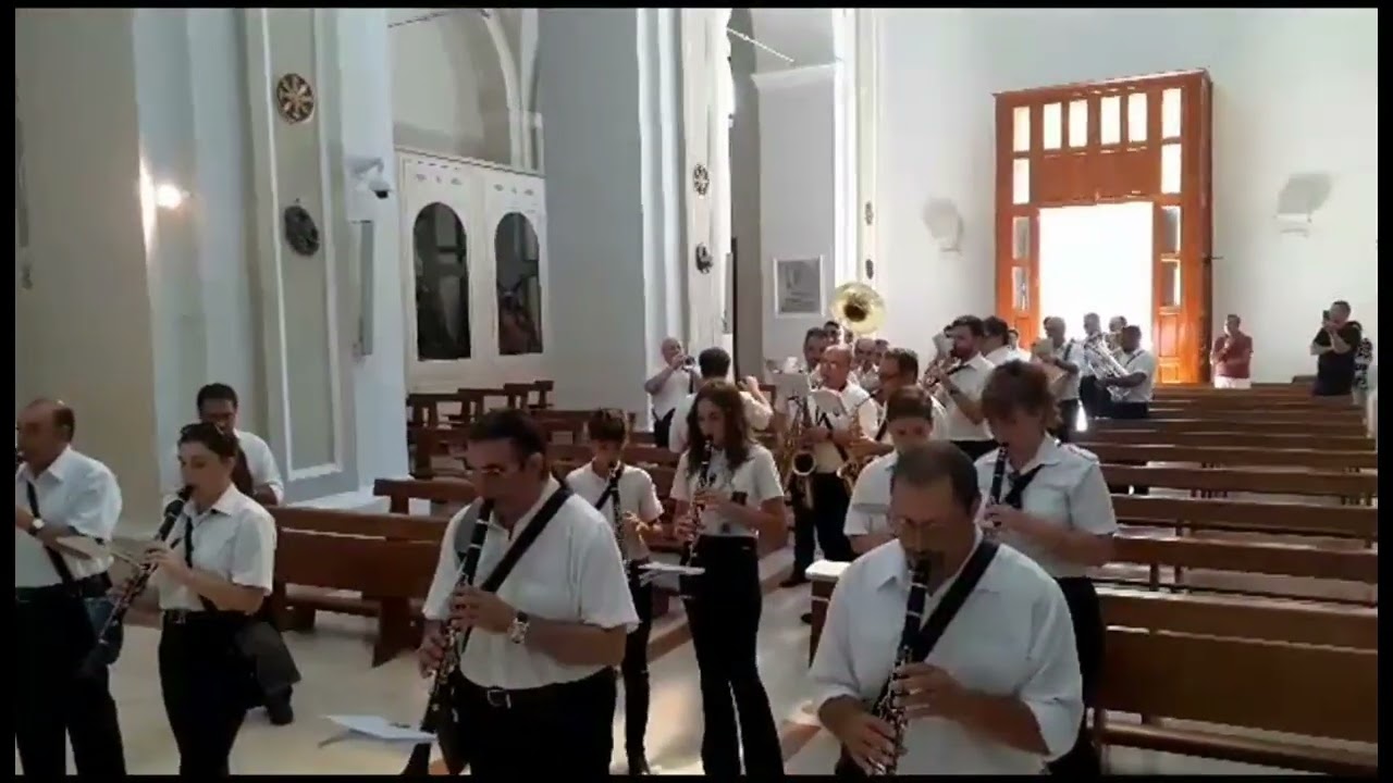 La banda musicale di Trinitapoli saluta la B.V.M. di Loreto presso il Santuario  di Michele Mininni