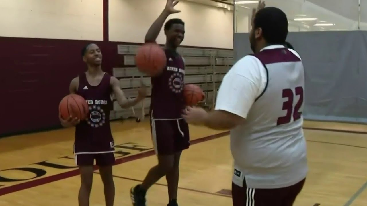 Dream comes true for student with autism with River Rouge basketball coach puts him in gam