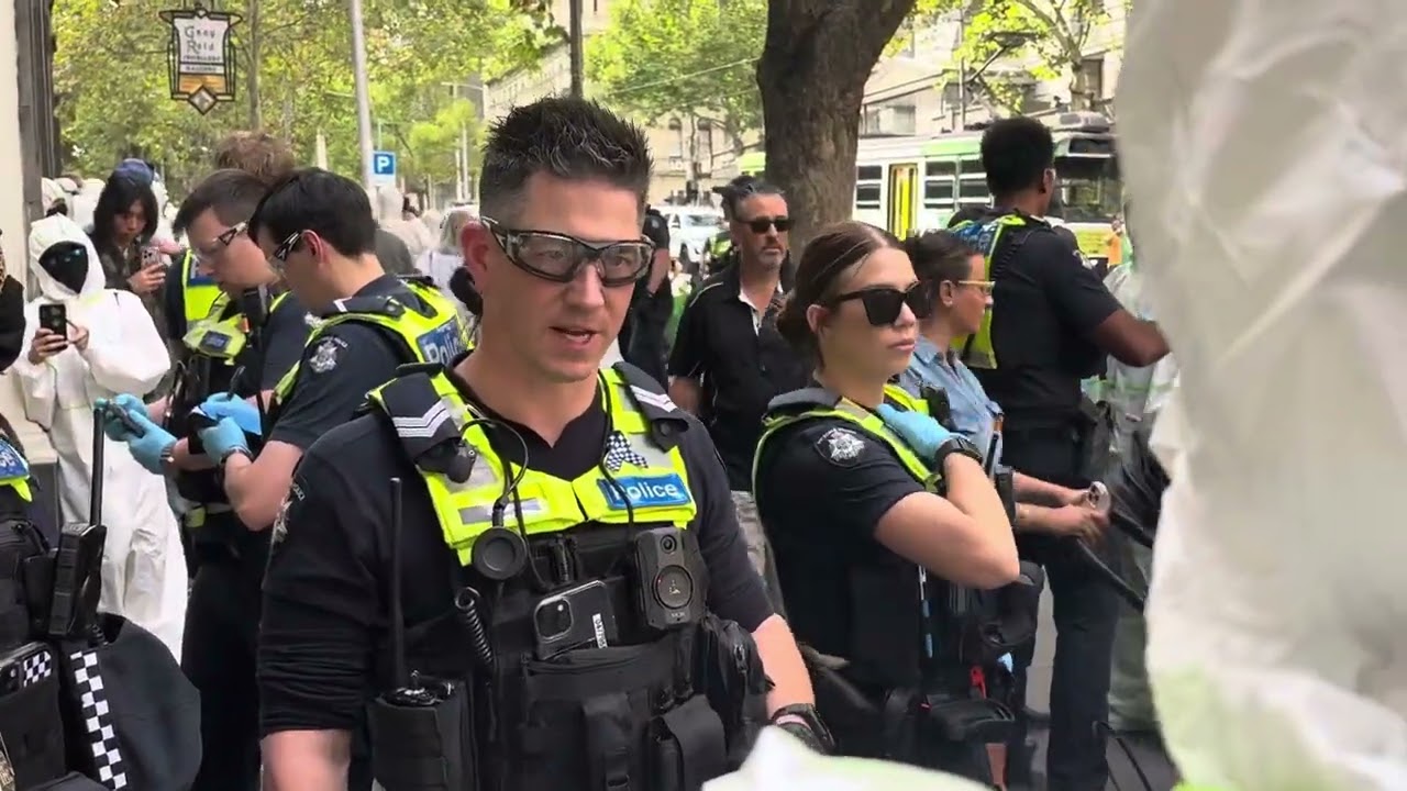 VIC Police at their best or worst? #police #melbourne #gangster #protest #climatechange