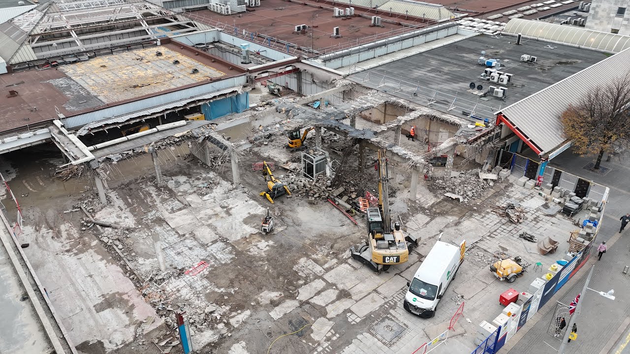 Новости о сносе торгового центра Bootle Strand