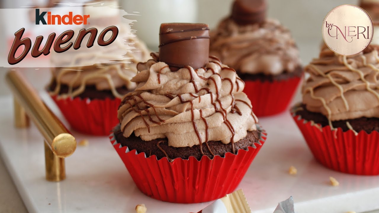 die leckersten KINDER BUENO CUPCAKES / mit einer Haselnusscreme-Füllung / byNeri
