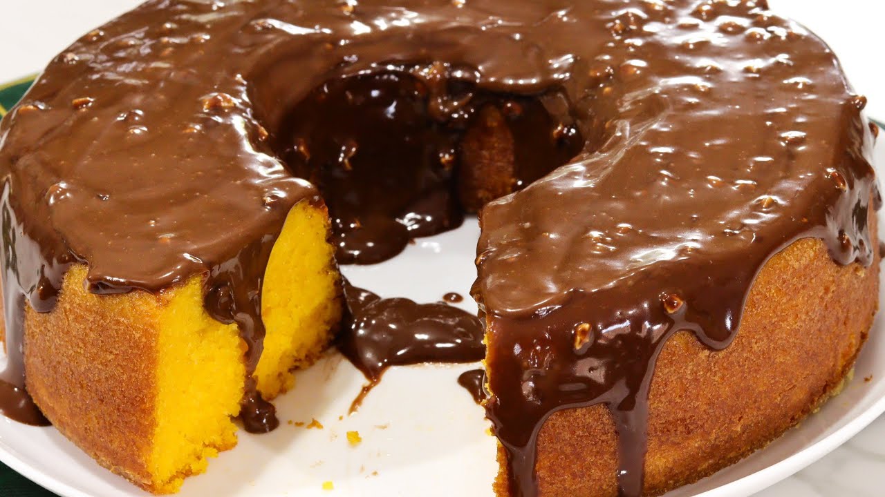 BOLO DE CENOURA SEM ÓLEO COM COBERTURA DE CHOCOLATE - MOLHADINHO -ESSE É DIFERENTE DE TODOS Q JÁ FIZ