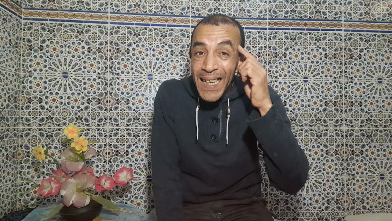 الموضف قريب من رئيس المعقل يضرب نزلاء الاحداث و فاروق يتدخل  ( الحكرة) ( الجزء161)😡😡😡🤲👍
