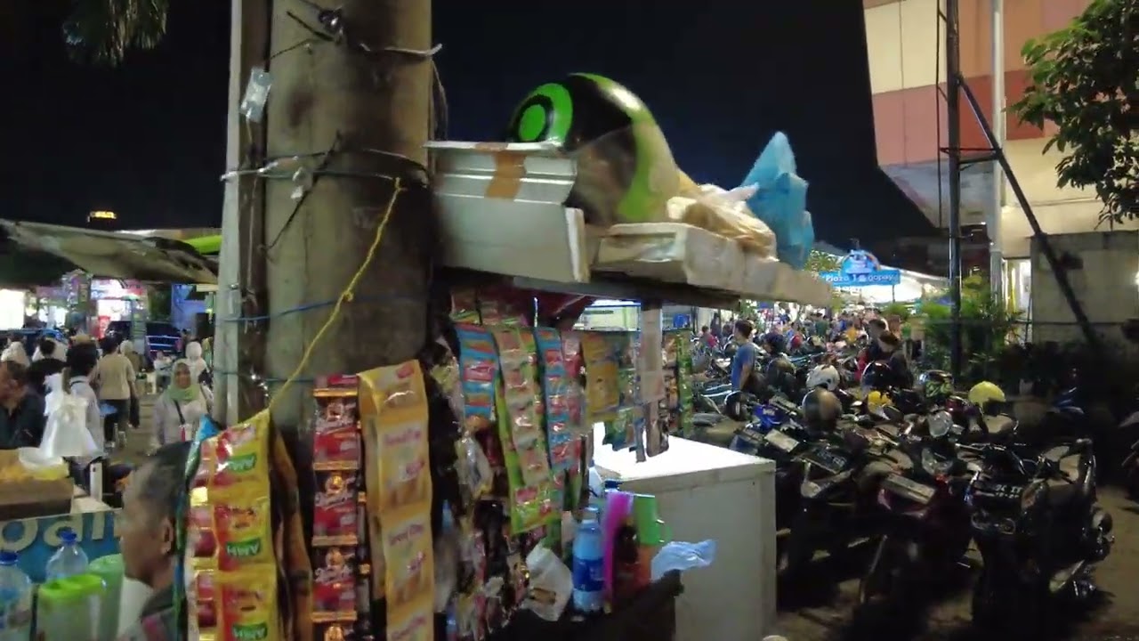 Night walk around Block M at 8th March