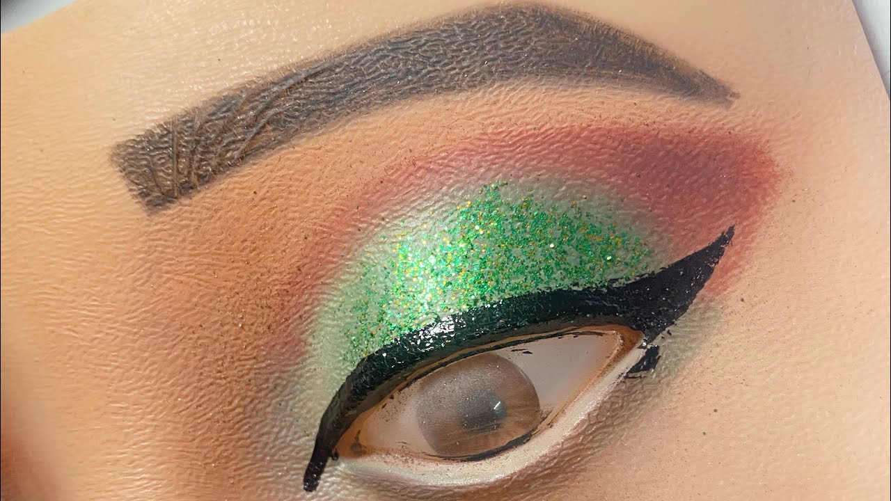 @Farheen_makeover  #youtubeshorts #eyemakeup #eyes #ytshorts #ideas #easy #tipsntricks #eyetutorial 