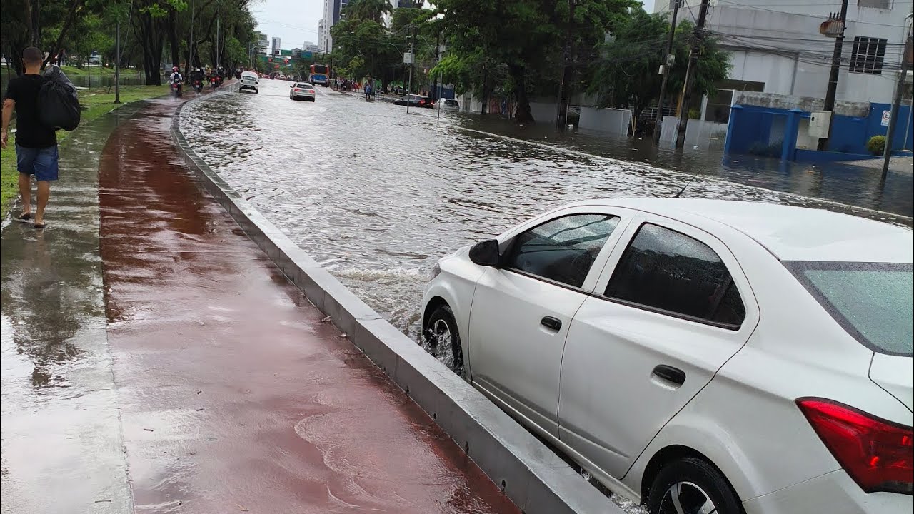 Recife 13/02/26. A sexta feira do caos com as chuvas. #chuvas #recife #enchente #carnaval 