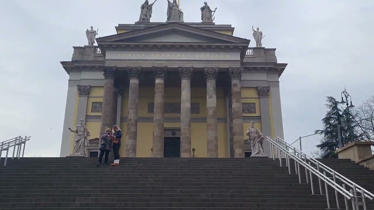 EGER - WĘGRY- miasto winem płynące. Smakujemy winka swojskiej roboty z jaskini.